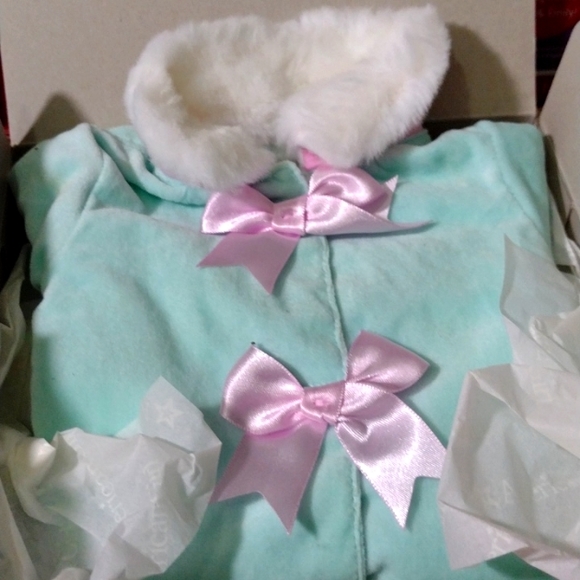 AMERICAN Girl Doll Fancy Velvet Mint Green Pink Bows Fur Cuffs Collar Bottom NWT - Picture 6 of 10